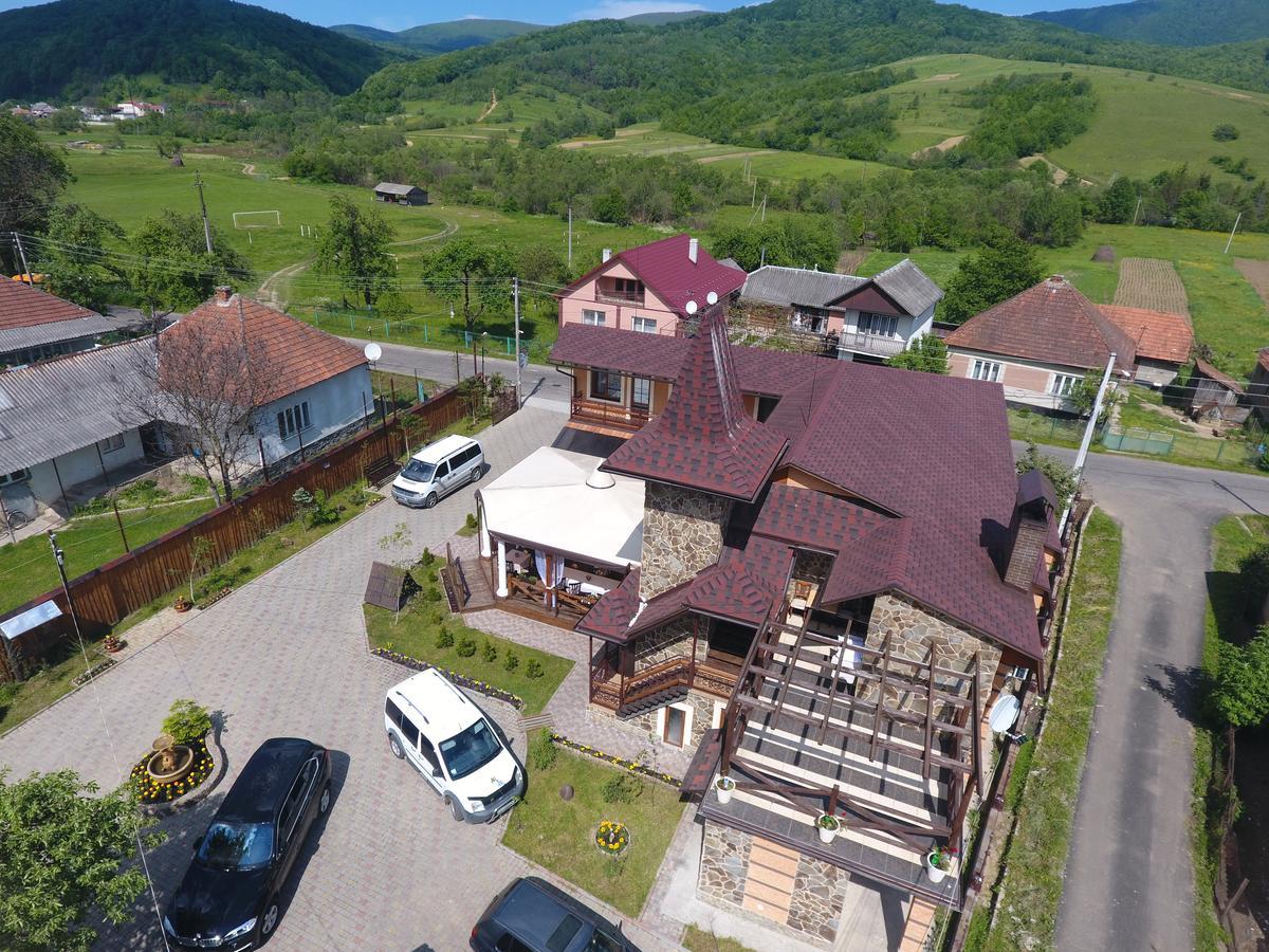 Minihotel Zolotoe Runo Ploskoye Exteriör bild